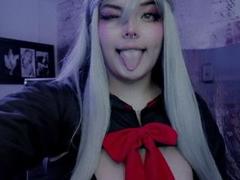 CamilaLeon - female with black hair webcam at xLoveCam