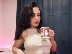 CamillePaulis - female with brown hair webcam at xLoveCam