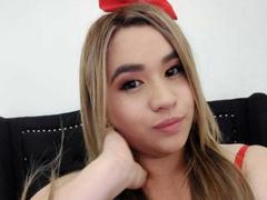 CamilleQueen - blond female webcam at xLoveCam