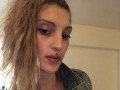 CanariaHot69 - female with brown hair and  big tits webcam at xLoveCam