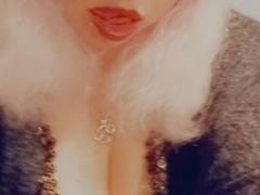 CandyFlows - female with brown hair webcam at xLoveCam