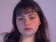 CaossDah - female with brown hair and  big tits webcam at xLoveCam
