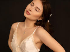 CaramelKissX - female with brown hair and  small tits webcam at xLoveCam