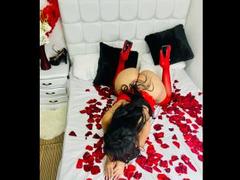 CarlaSexyFontaine - female with black hair and  big tits webcam at xLoveCam