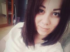 CarolCrys - female with brown hair webcam at xLoveCam