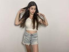 CarolinaBensy - female with brown hair and  small tits webcam at xLoveCam