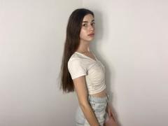 CarolinaBensy - female with brown hair and  small tits webcam at xLoveCam