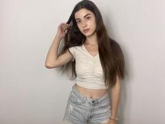 CarolinaBensy - female with brown hair and  small tits webcam at xLoveCam