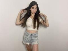 CarolinaBensy - female with brown hair and  small tits webcam at xLoveCam