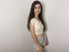 CarolinaBensy - female with brown hair and  small tits webcam at xLoveCam