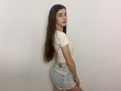 CarolinaBensy - female with brown hair and  small tits webcam at xLoveCam