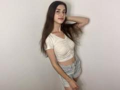 CarolinaBensy - female with brown hair and  small tits webcam at xLoveCam