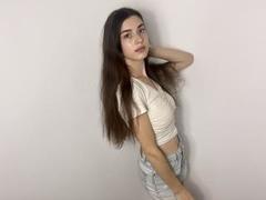 CarolinaBensy - female with brown hair and  small tits webcam at xLoveCam