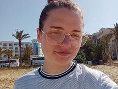 CarolineHott69 - female with brown hair webcam at xLoveCam