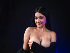 FrancescaRomano - female with black hair and  big tits webcam at LiveJasmin
