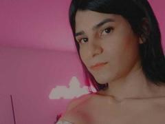 CarolsaliTS - shemale with black hair webcam at xLoveCam