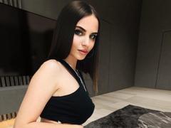 CharmingVixeny - female with brown hair webcam at xLoveCam