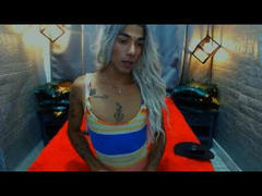 CheeinMinaj - shemale webcam at xLoveCam