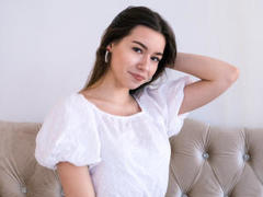 ChelseyCute - female with brown hair and  small tits webcam at xLoveCam