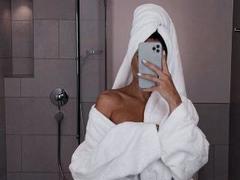 ChloeCaramel - female with black hair webcam at xLoveCam