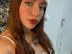 ChloeVertinely - female with brown hair and  small tits webcam at xLoveCam