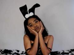 Omaliia - female with black hair webcam at xLoveCam