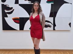 CoralieLaCoquine - female with brown hair webcam at xLoveCam