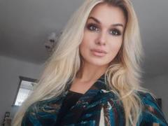 CorneliaDesire - blond female webcam at xLoveCam