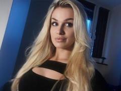 CorneliaDesire - blond female webcam at xLoveCam