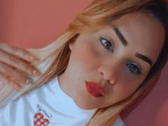 CositaRicaAy - female webcam at xLoveCam