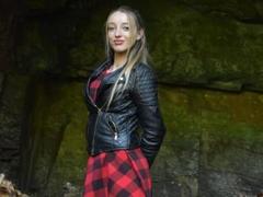 CremeDeLaCremeDE-hot - blond female webcam at xLoveCam