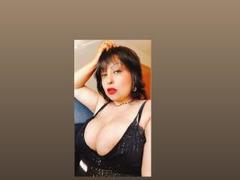 CrisseltCurvyLady - female with black hair and  big tits webcam at xLoveCam