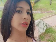 CristinaLesmes - shemale webcam at xLoveCam