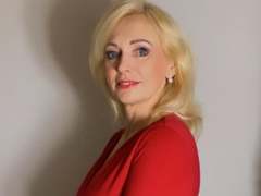 CrystalLovely - blond female webcam at xLoveCam