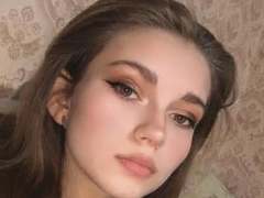 CuteMillie - female with brown hair and  small tits webcam at xLoveCam