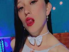 CuteNoemiRosse - female with brown hair webcam at xLoveCam