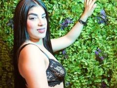 DakotaMush - female with black hair and  big tits webcam at xLoveCam