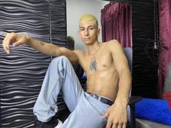 DanielHards - male webcam at xLoveCam