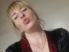 DanielaAdore - female webcam at xLoveCam