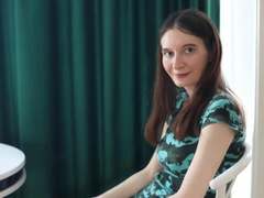 DannyDevil-hot - female with brown hair webcam at xLoveCam