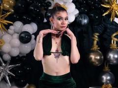 DarkDezire - female with brown hair webcam at LiveJasmin