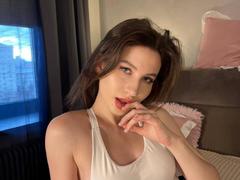 DarsyMe - female with brown hair webcam at xLoveCam