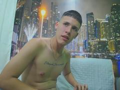 DarwinOrtiz - male webcam at xLoveCam