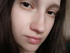 DashkaI - female with brown hair webcam at xLoveCam