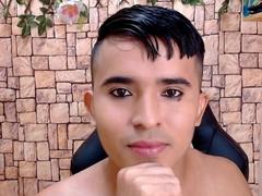 DayanWilly - male webcam at xLoveCam