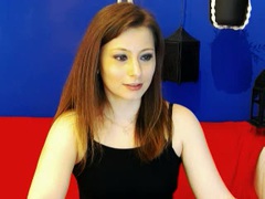 DeliceSmille - female with brown hair webcam at xLoveCam