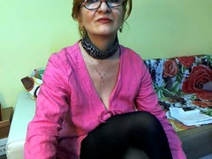 DelightMature - female with brown hair and  small tits webcam at ImLive
