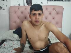 DeniFamos - male webcam at xLoveCam