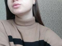 DilliHot - female with brown hair webcam at xLoveCam