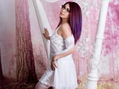 DirttyMature - female with black hair webcam at xLoveCam